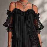 Abito Mini in Chiffon Nero con Spalle Scoperte e Bordo in Pizzo