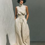 Set minimalista da donna in cotone e lino con blusa senza maniche e pantaloni a gamba larga